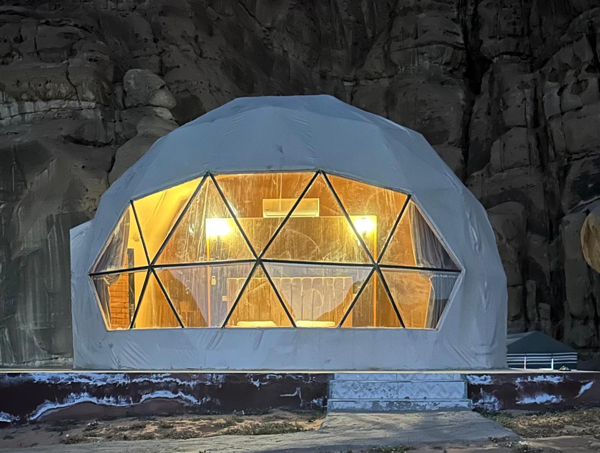 Scarlet Luxury Camp Wadi Rum Exterior foto