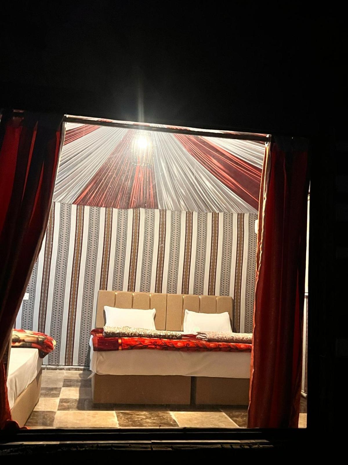 Scarlet Luxury Camp Wadi Rum Exterior foto